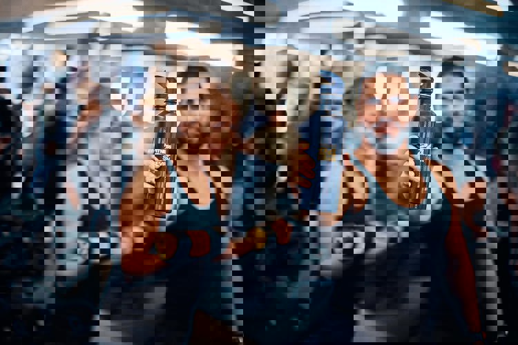 vattenflaska på gymmet